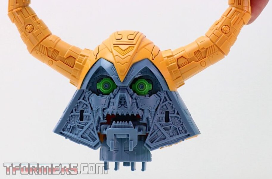 Transformers HasLab Unicron  (63 of 66)